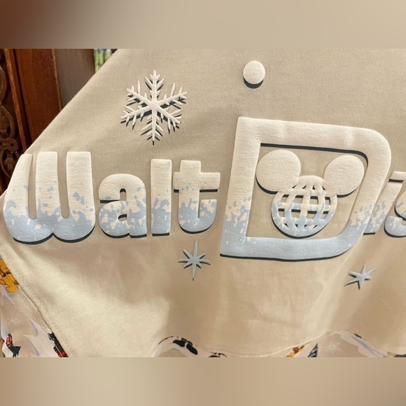 Walt’s Holiday Lodge Spirit Jersey - Walt Disney World - Picture 10 of 15